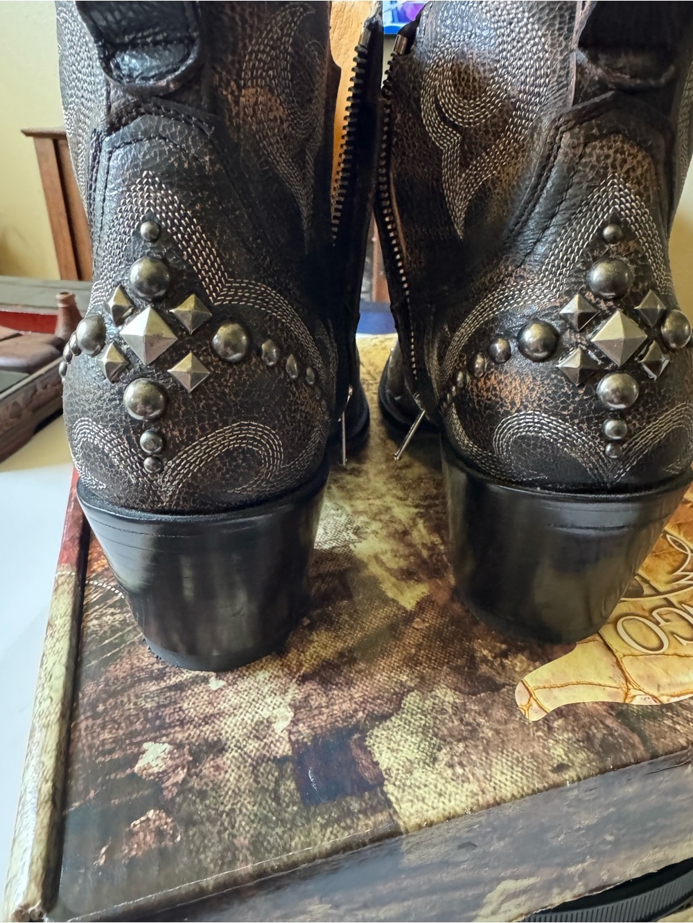 Old Gringo Dark Brown Leather Short Western Boots with Silver Stitching - Picture 4 of 8